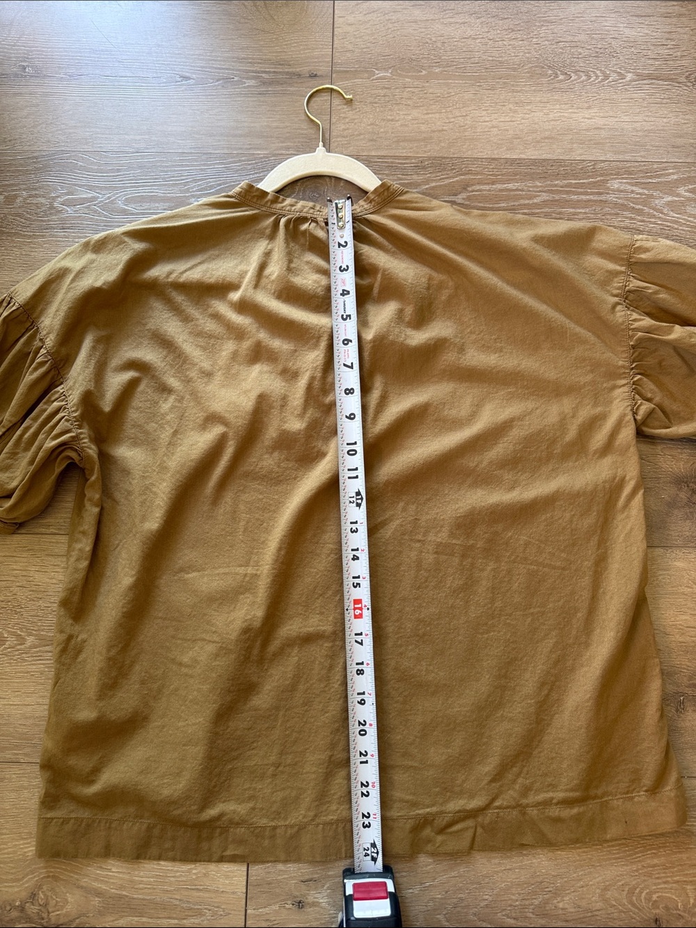 Everlane Puff-Sleeve Split-Neck Top in Camel Brown - Picture 6 of 6